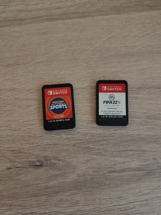 Nintendo Switch + калъф и две игри