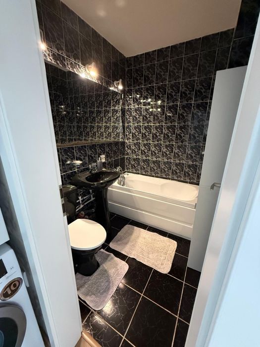 Inchiriez Apartament cu 3 Camere Central, Podu Ros