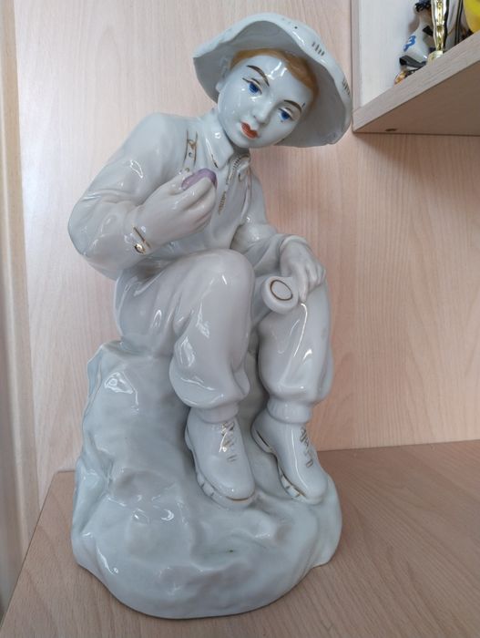 Фарфоровая статуэтка времён  СССР.
