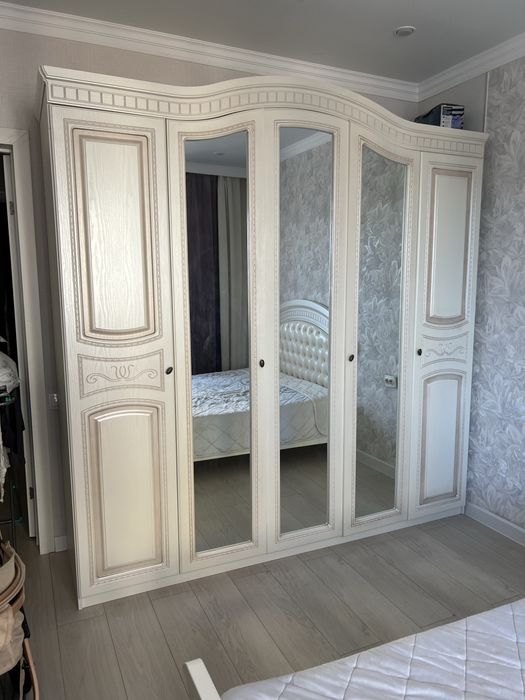 Продам спальный гарнитур