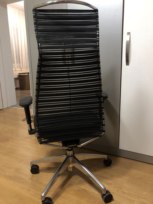 Модерен офис стол