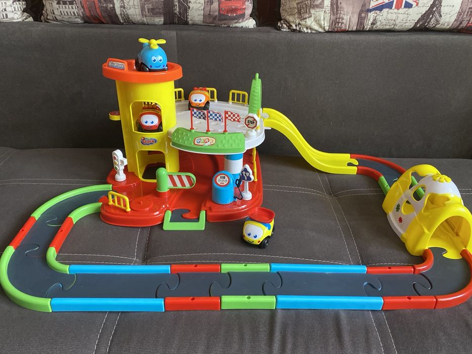 Детский игровой гараж-паркинг