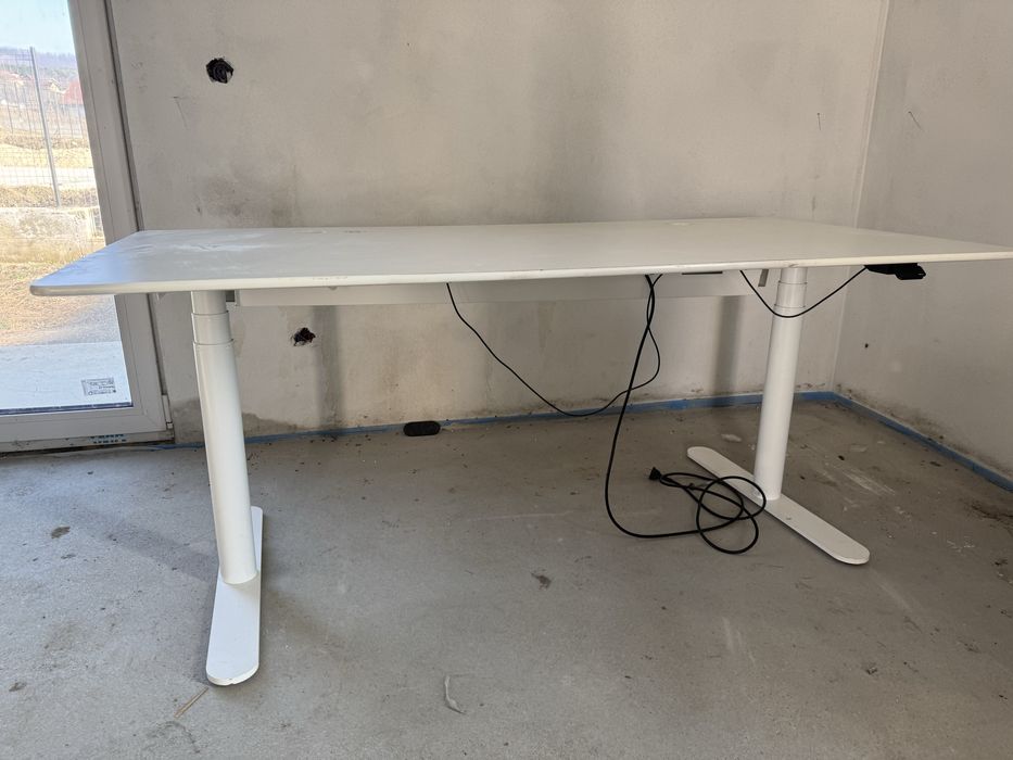 Birou reglabil 160x80 cu 2 motoare marca Linak