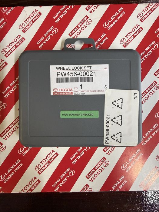 Набор ниппелей в хроме Тойота - Лексус оригинал