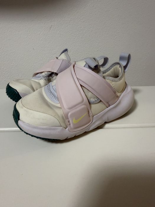 Pupucei Nike marimea 25