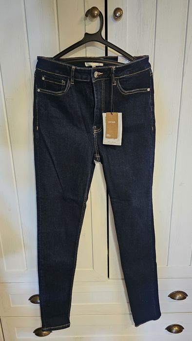 Нови дамски дънки Mango