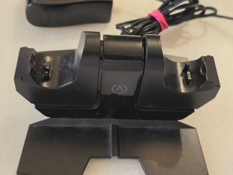 Stație de Încărcare PowerA pentru 2 Controllere PS4 - DC 5V 800mA x 2 (Model 1315644-02)