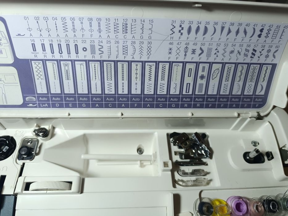 Продам швейную машину janome 6260