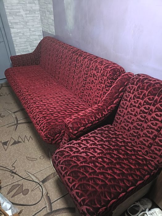 Продаеться угловой диван