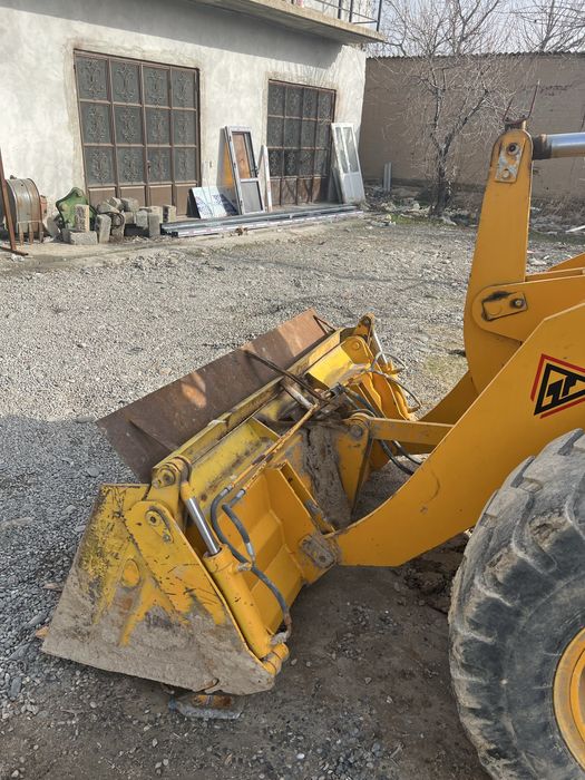 Ekskavator pagrushik Sotiladi  750 soat ishlagan