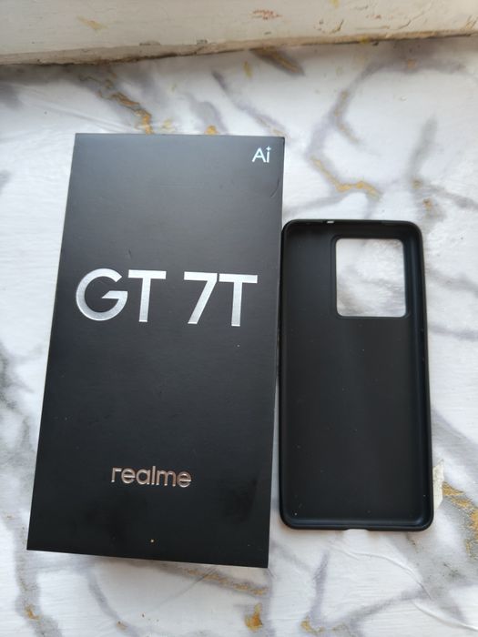 Продам смартфон Realme GT 7T 12/512