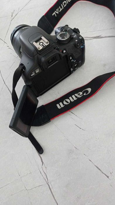 Фотокамера Canon EOS 600D Kit 18-55 II