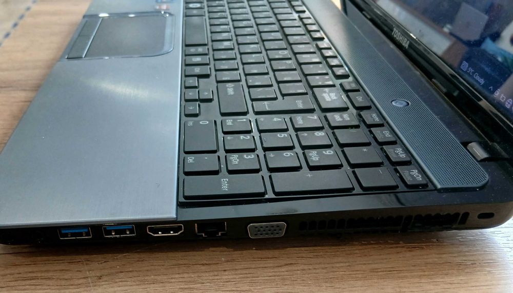 Toshiba Satellite i7 SSD