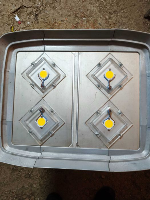Proiector/lampa led electromagnetica