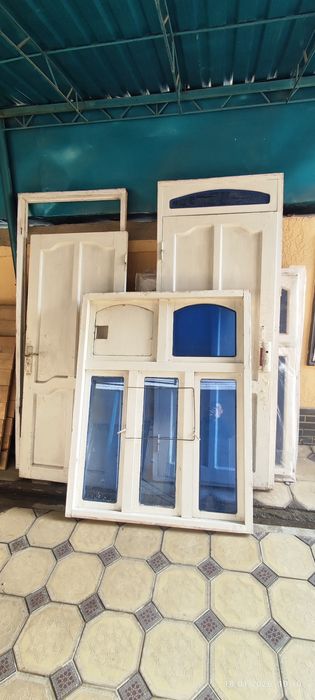 Eski eshik va deraza romlar sotiladi rasmda turgan xolatiixam bor