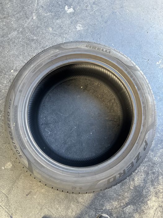 305/40/20  2022 Pirelli RSC