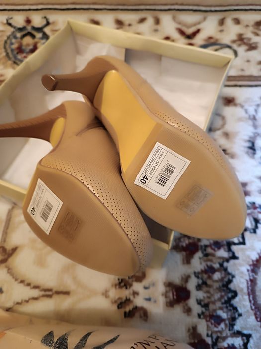 Продам дёшево женскую обувь