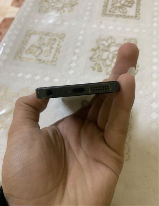 Vând sau schimb Iphone 5