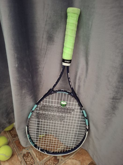 Продам ракетку BABOLAT