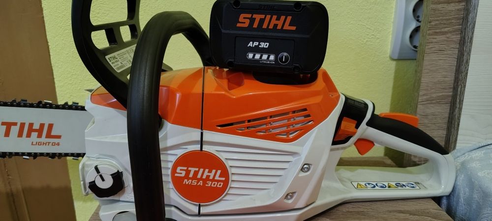 Drujba Stihl MSA 300 noua + baterie AP 30 . Noua