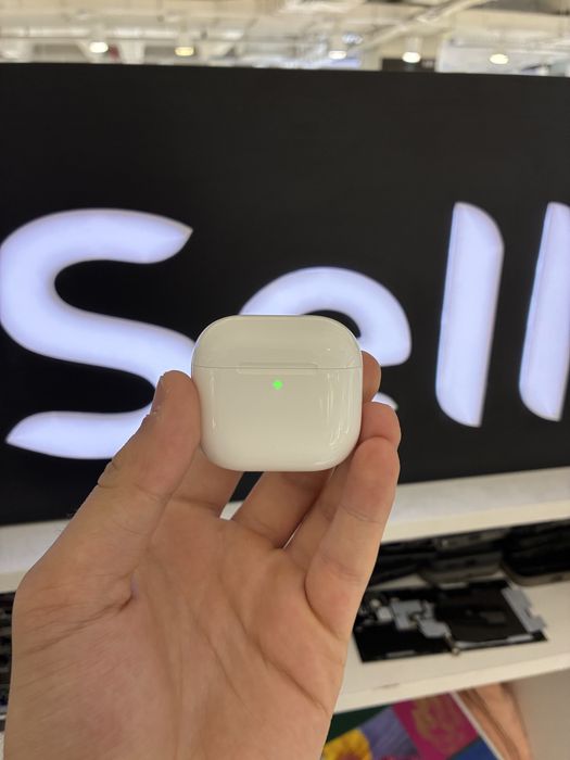 AirPods 4 (с шумоподавлением)