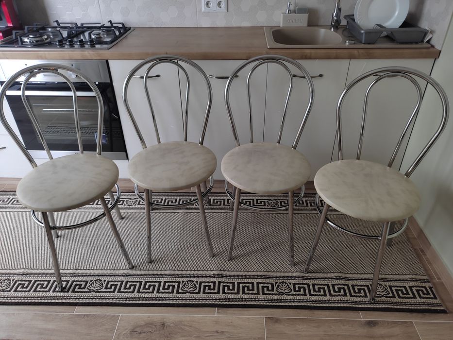 Vând 4 scaune bucătărie