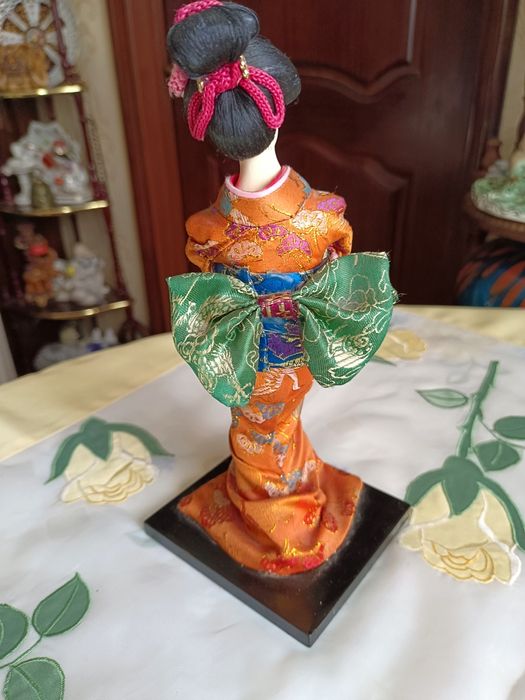 Статуэтка Японка