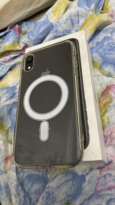 Продам Iphone xr 64gb