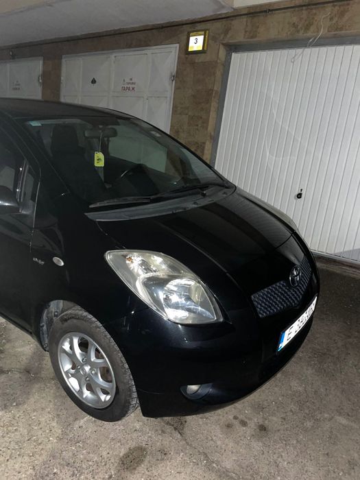 Кола Toyota Yaris