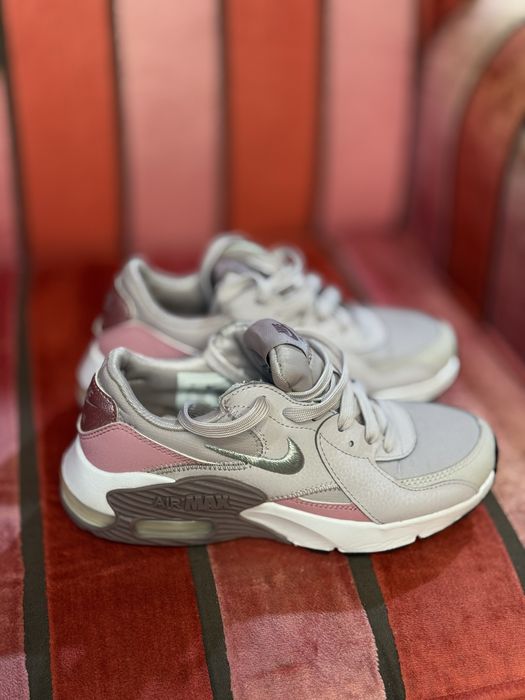 Маркови обувки и маратонки различни размери