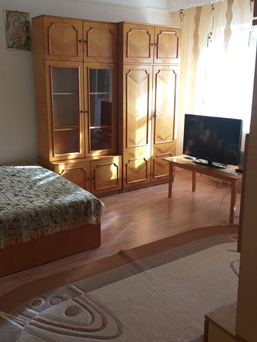 inchiriez apartament cu 1 camera