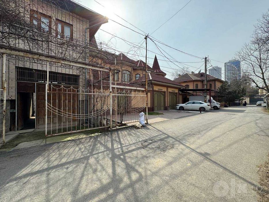 Продается Дом 309 м2, 9,33 сот, Гост. Россия, сзади ресторана Мясной