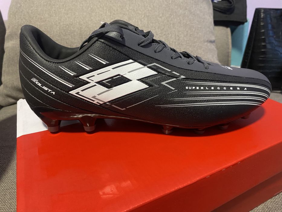 Мъжки футболни бутонки 43 номер нови