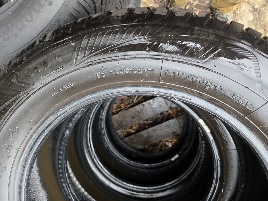 4бр. 215 65 17 Goodyear всесезонни.