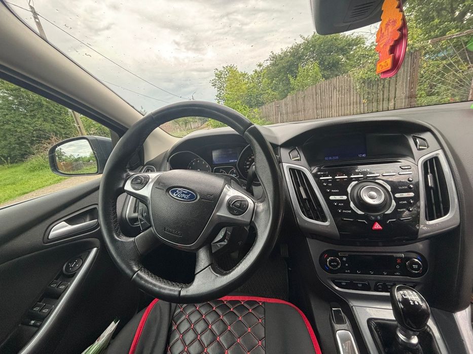 Vând Ford focus 1 6 benzina mk3 2012