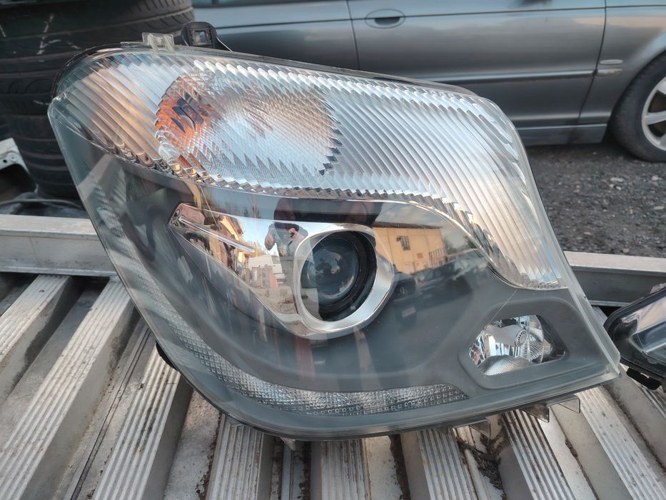 Faruri Originale Xenonn Mercedes Sprinter 13-18 complete