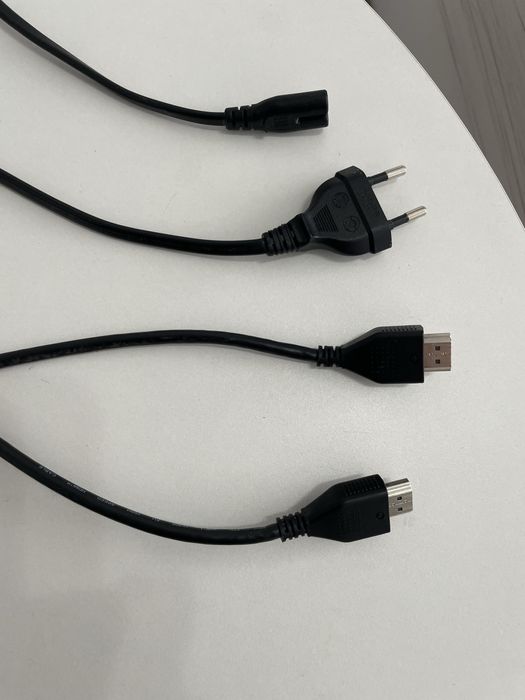 Consolă PlayStation 4 PRO 1TB + 2 controllere PS4 + 4 jocuri