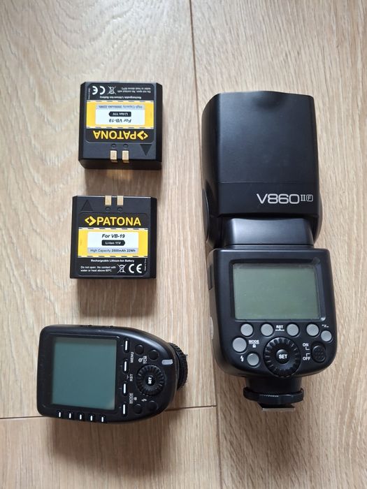 Blitz Godox V860 II F si trigger X-Pro F pentru Fuji