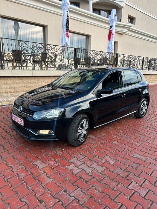 VOLKSWAGEN Polo
