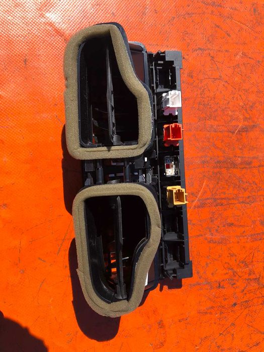 Grila aerisire centrala VW Polo 6R 2011 6R0819728AK