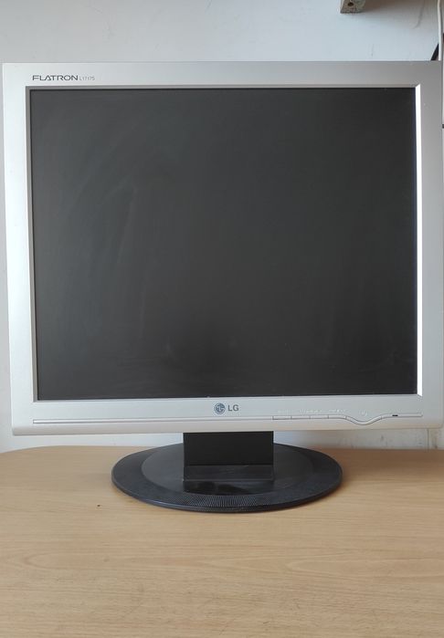 Монитор LG L1717S