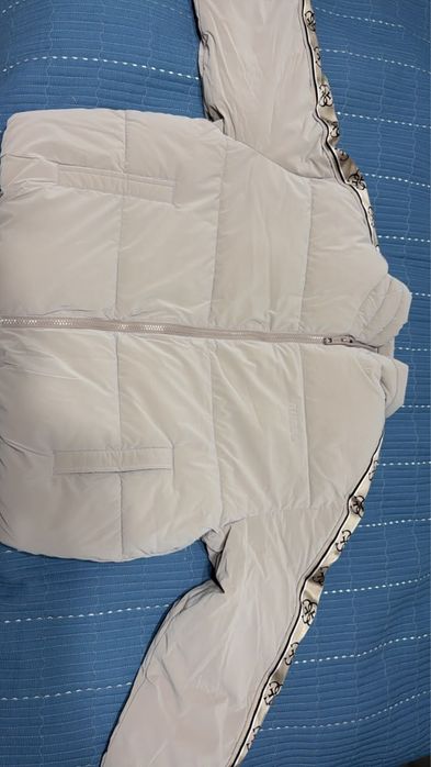 Куртка guess оригинал, размер L
