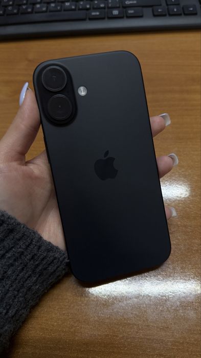 Продаю iPhone 16 128Гб