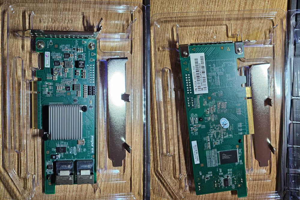 Controller SAS LSI IT Mode pentru NAS/Server/Desktop +cabluri SAS/SATA