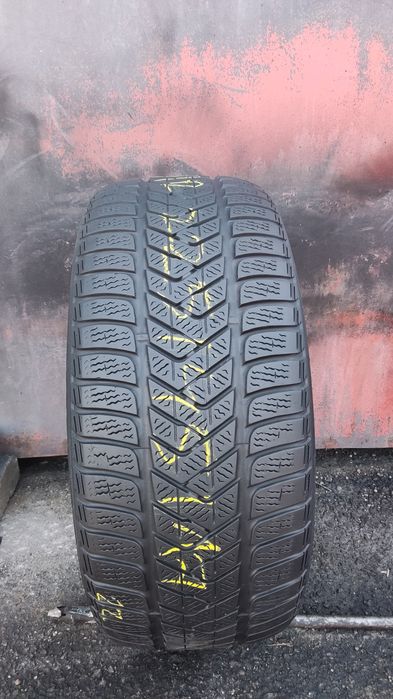 1бр. зимна гума 225/45/17 Pirelli Sotto Zero 3 
dot22
6mm
Добро състоя