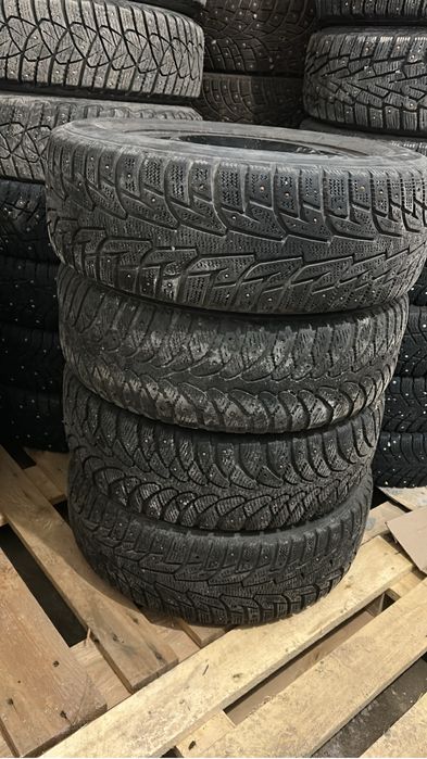 Зимний комплект шипы с дисками 205/65/15