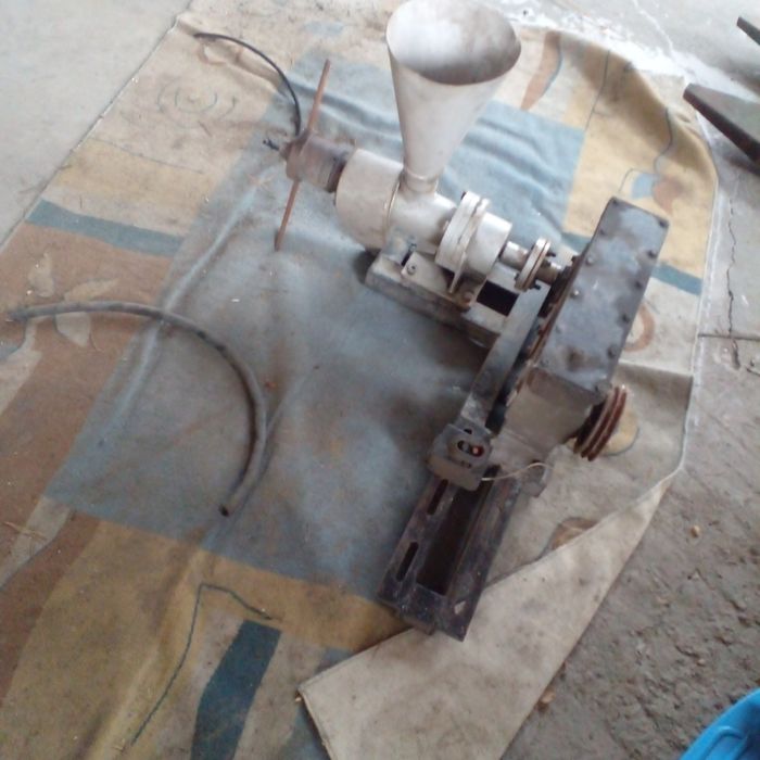 Продам прес для подсолнечное масло