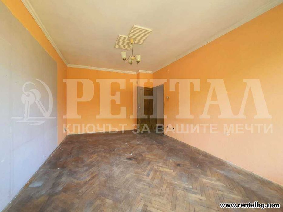 Продава се Двустаен апартамент в Пловдив, Център - 74 кв.м за 1796 €/кв.м - Снимка #1