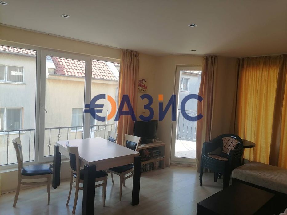 Продава се Тристаен апартамент в Свети Влас - 99 кв.м за 859 €/кв.м - Снимка #1