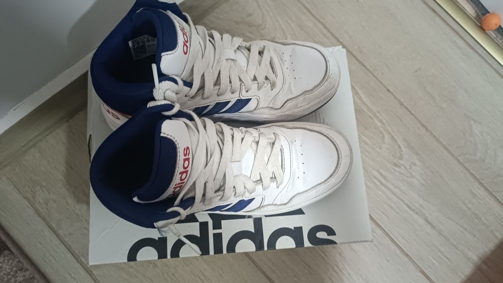 Оригинални кецове Adidas 36 н